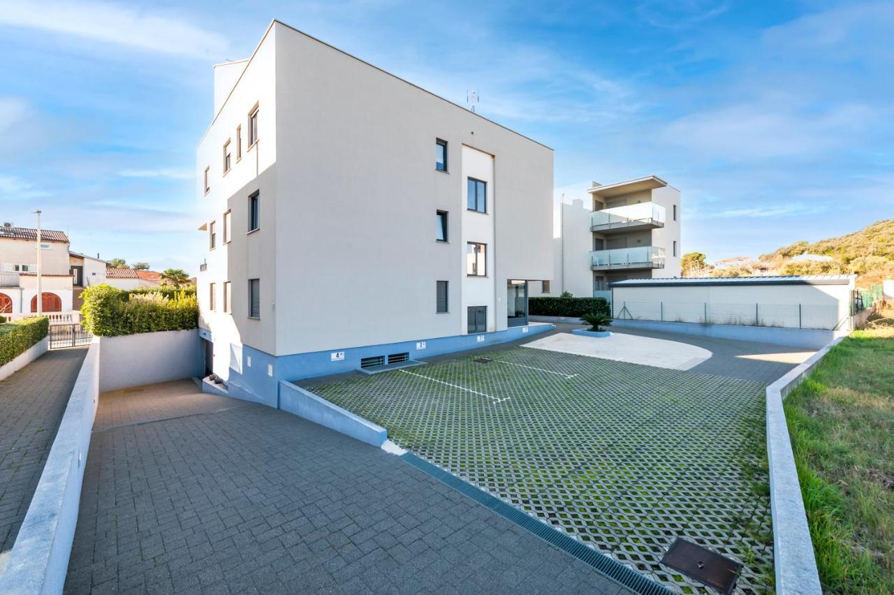 Sunny Day - Apartment With Parking Ρόβινι Εξωτερικό φωτογραφία