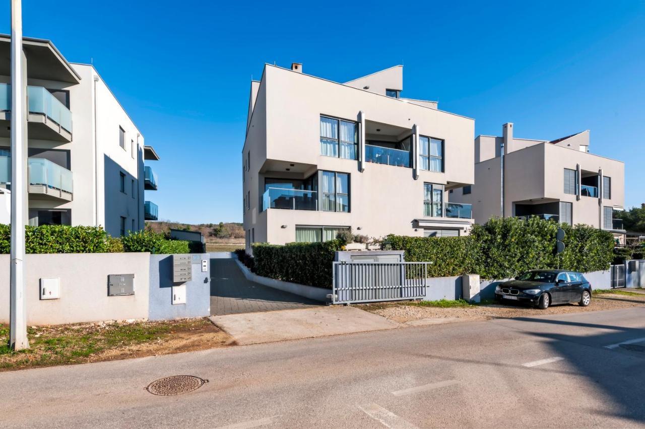 Sunny Day - Apartment With Parking Ρόβινι Εξωτερικό φωτογραφία