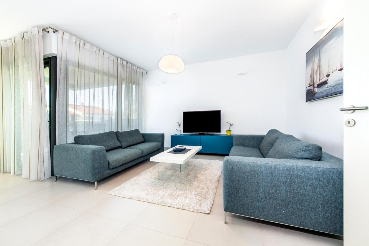 Sunny Day - Apartment With Parking Ρόβινι Εξωτερικό φωτογραφία
