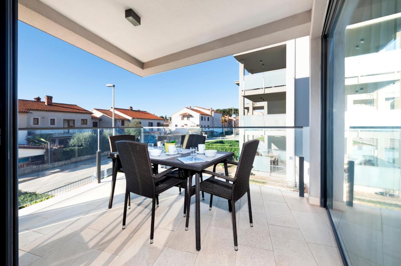 Sunny Day - Apartment With Parking Ρόβινι Εξωτερικό φωτογραφία