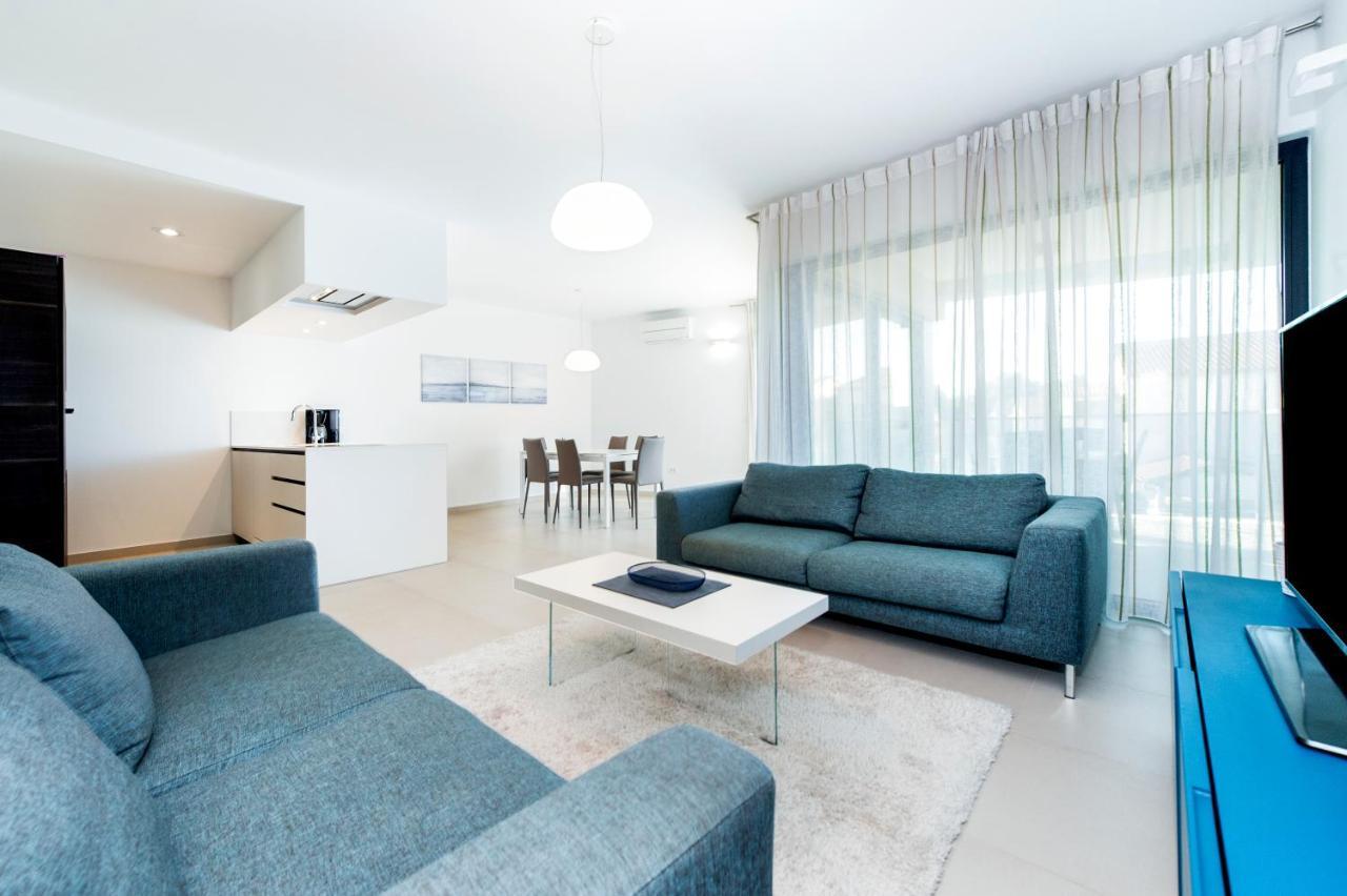 Sunny Day - Apartment With Parking Ρόβινι Εξωτερικό φωτογραφία