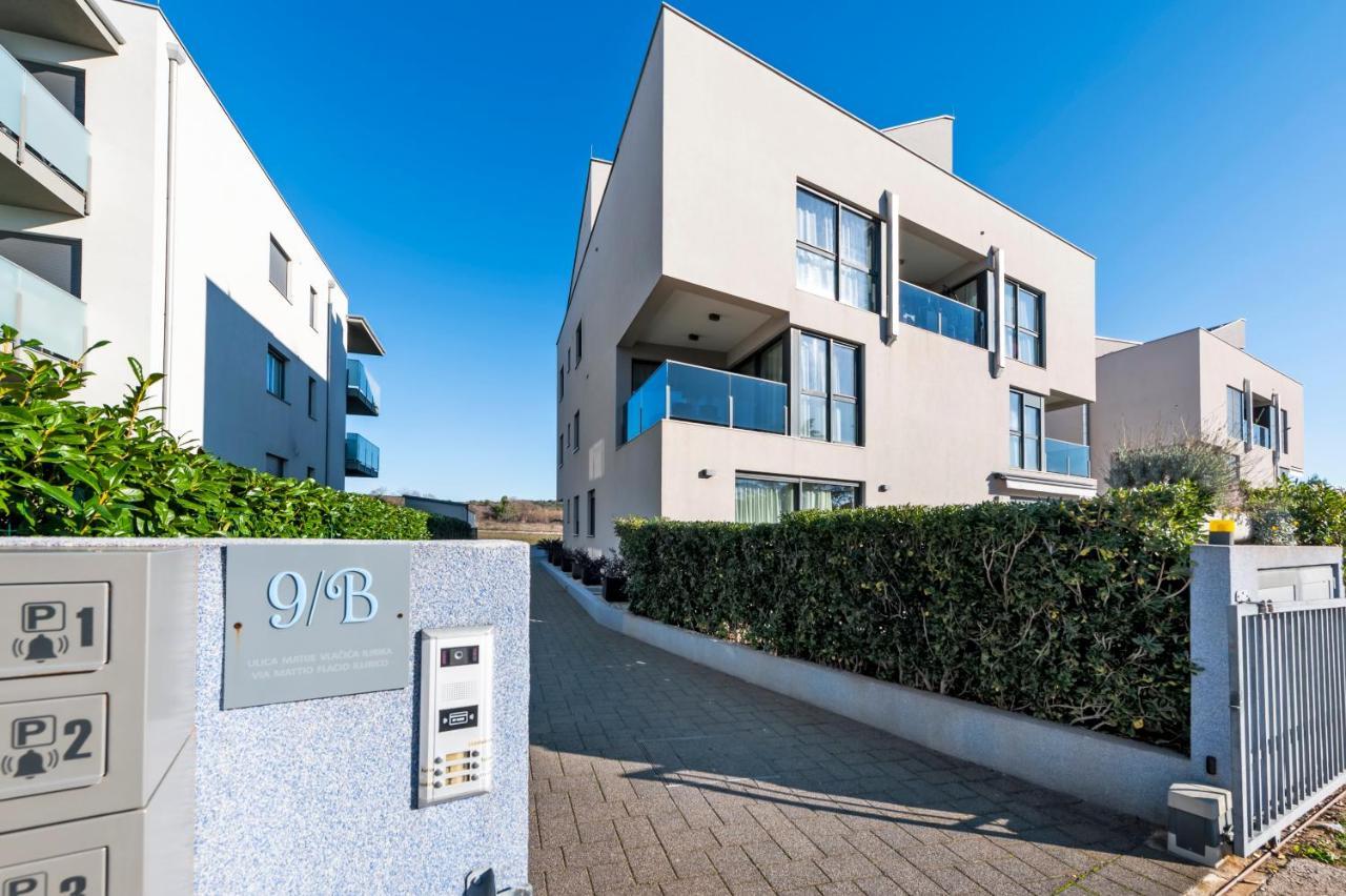 Sunny Day - Apartment With Parking Ρόβινι Εξωτερικό φωτογραφία