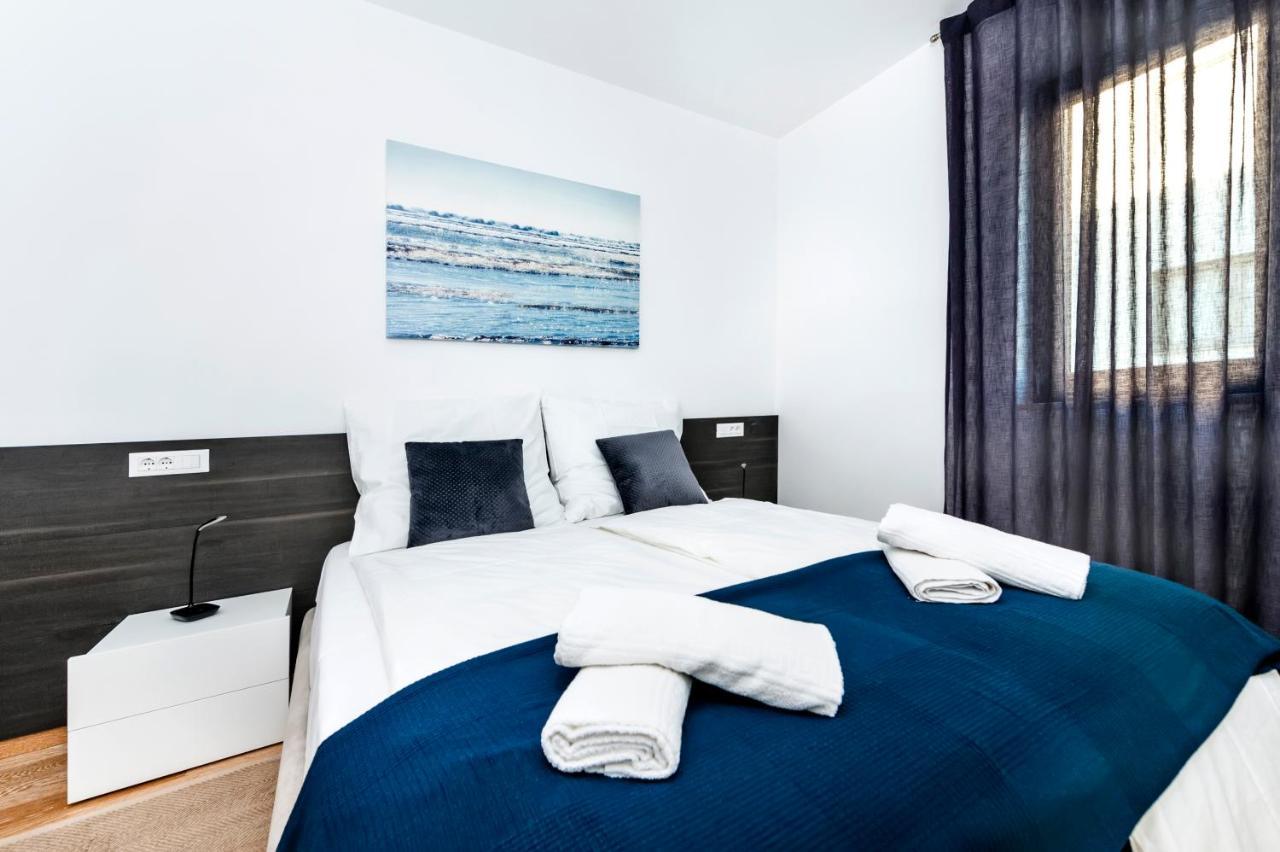 Sunny Day - Apartment With Parking Ρόβινι Εξωτερικό φωτογραφία